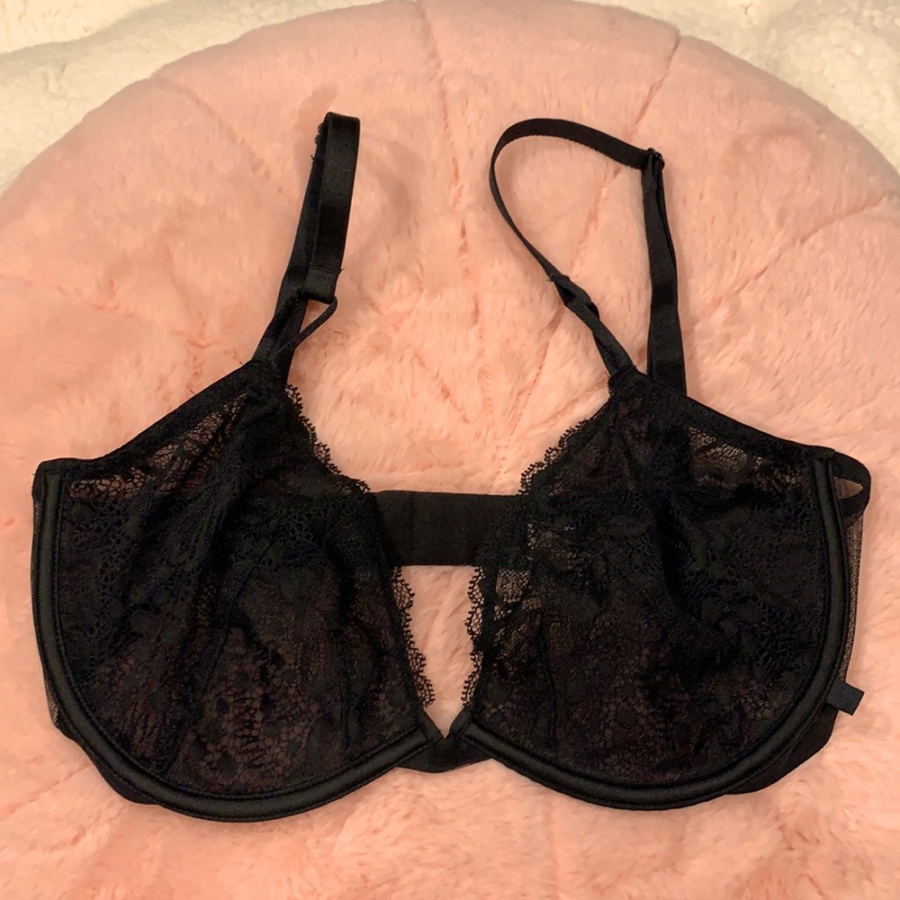 BarelyWorn Lace Victoria Secret Bra